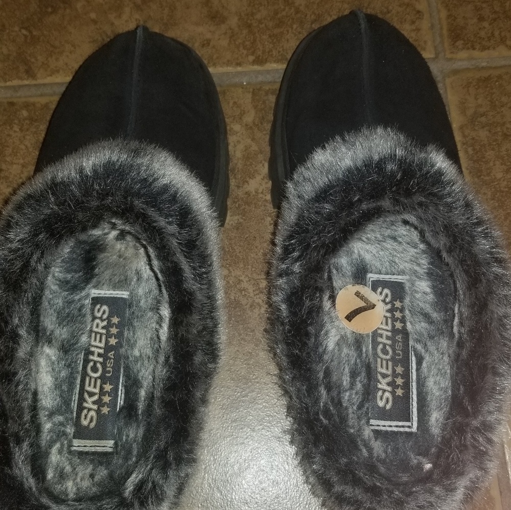 Sketchers black size 7 warm shoes